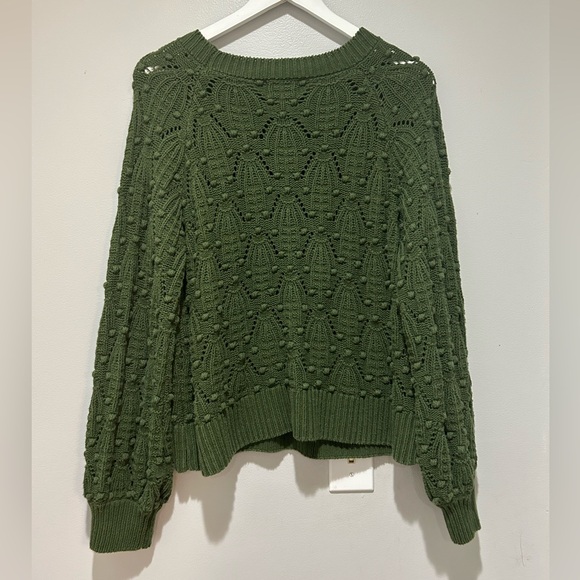 JUN & IVY green sweater. - Picture 9 of 9